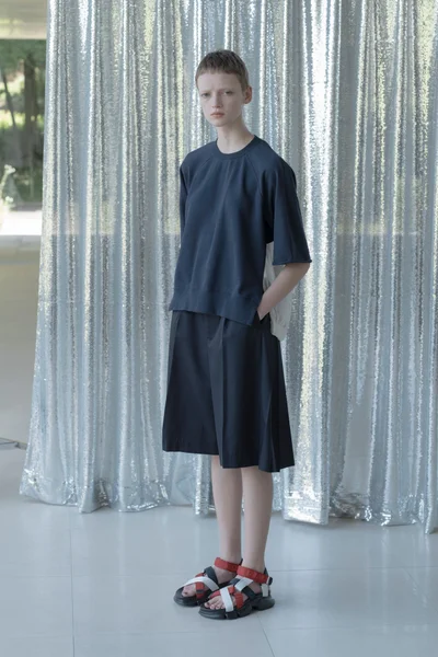 Look 19